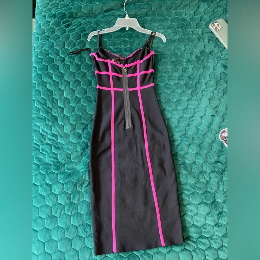 BCBGMaxAzria Midi Dress - Picture 6 of 12